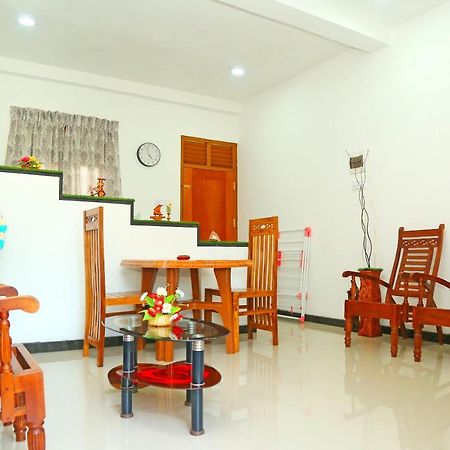 Global Lake Villa Hikkaduwa Bagian luar foto