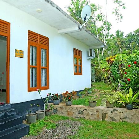 Global Lake Villa Hikkaduwa Bagian luar foto