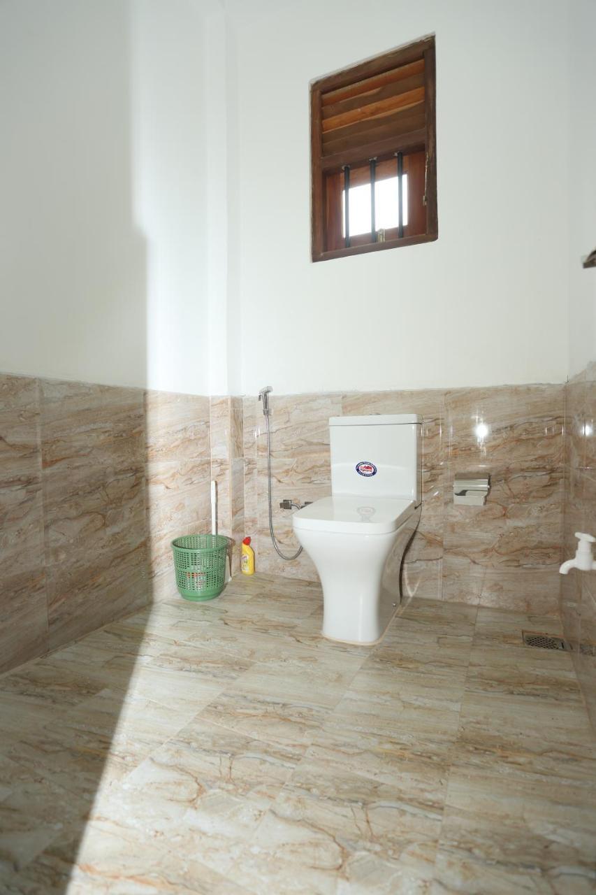 Global Lake Villa Hikkaduwa Bagian luar foto