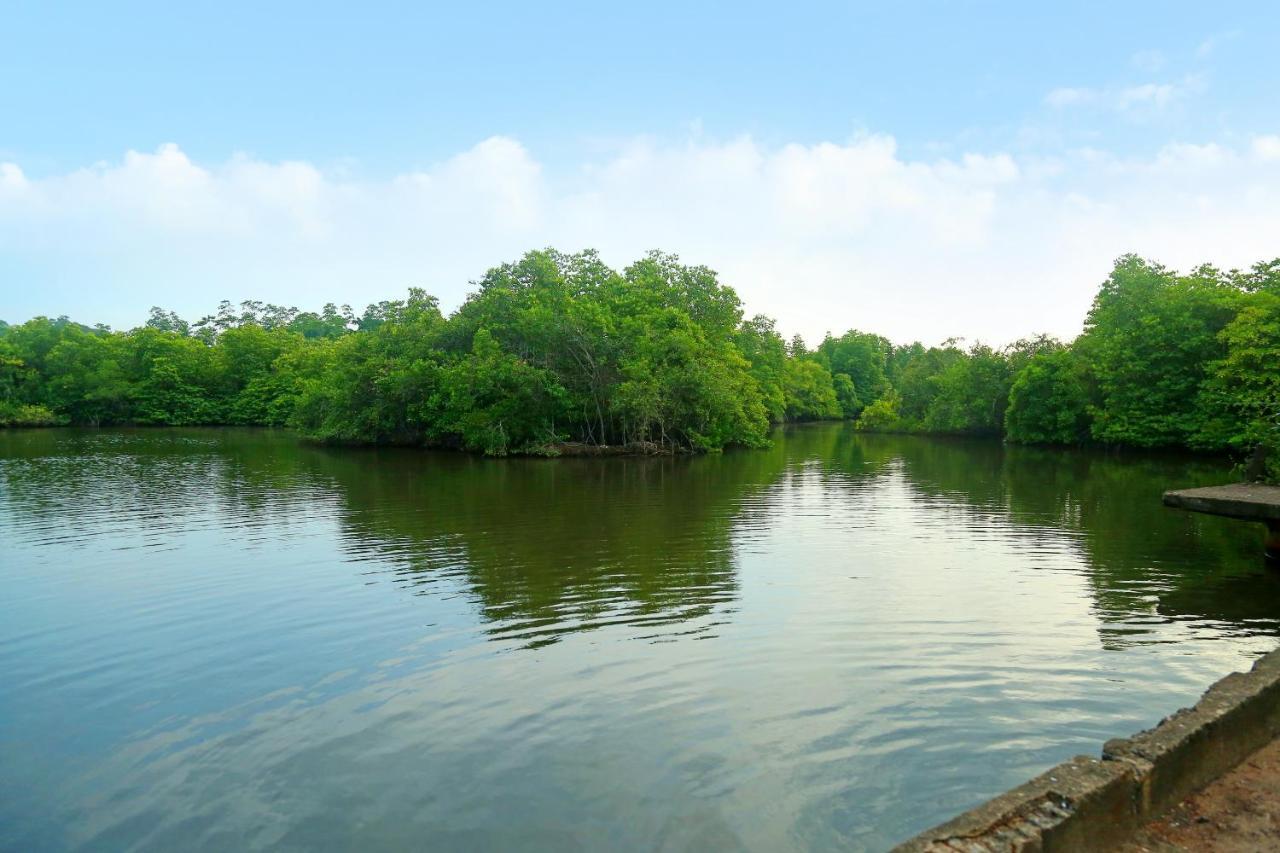 Global Lake Villa Hikkaduwa Bagian luar foto