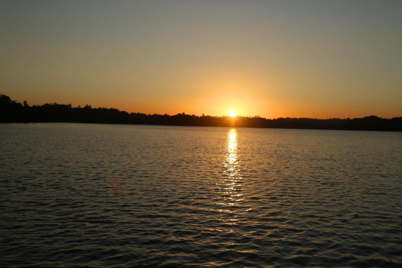 Global Lake Villa Hikkaduwa Bagian luar foto